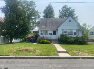 71 Grand St, Iselin, NJ 08830