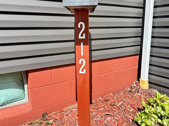 3rd image of 212 Raspberry Ln