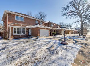 317 N Dee Rd, Park Ridge, IL 60068