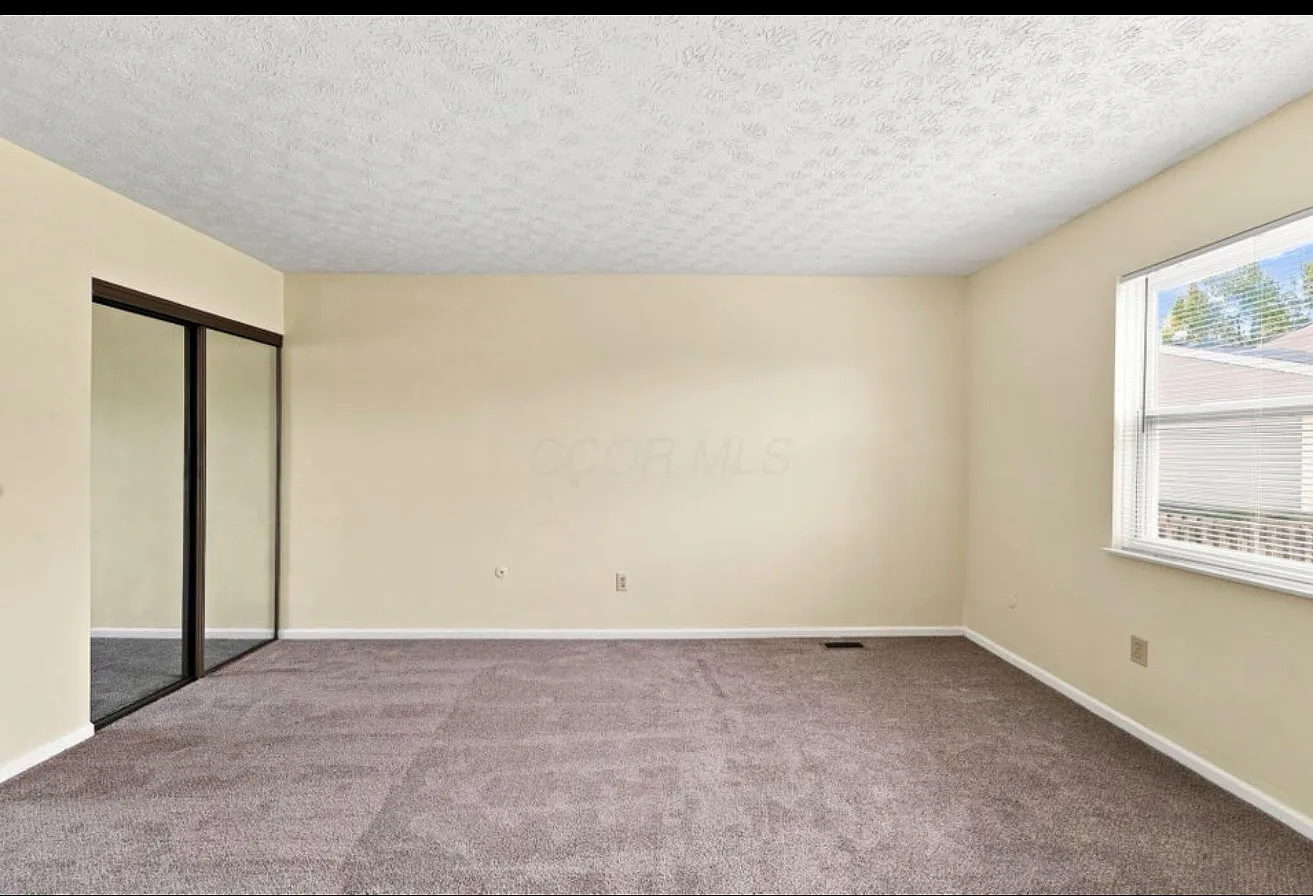 3 bed, 1258 sqft, $1,800 — Photo 1