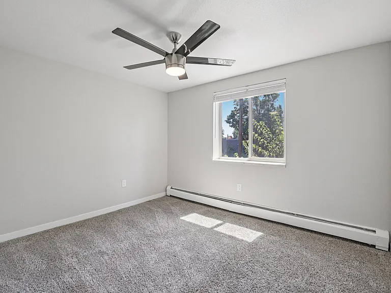410 Delaware St — Photo 19