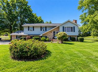121 Scenic Ct, Mount Bethel, PA 18343
