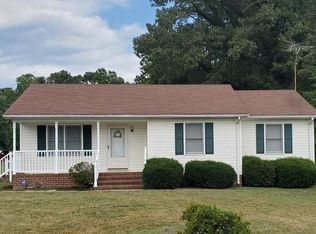 379 Powcan Rd, Tappahannock, VA 22560