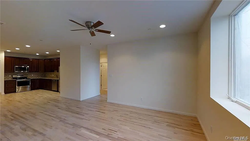 1 bed, 1.0 bath, 900 sqft, $3,250 — Photo 3