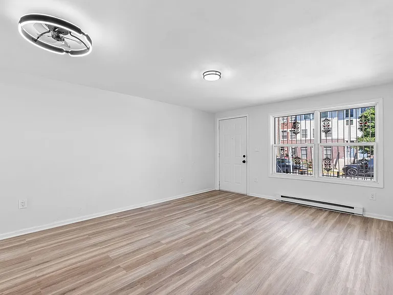 466 Pacific Ave — Photo 7
