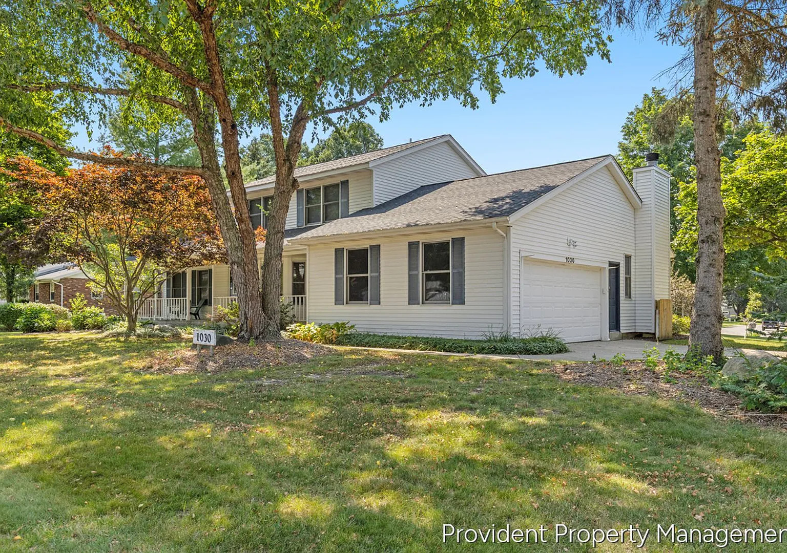 Spacious 4 Bedroom / 2.5 Bath Home with Byron Center Schools — Photo 2