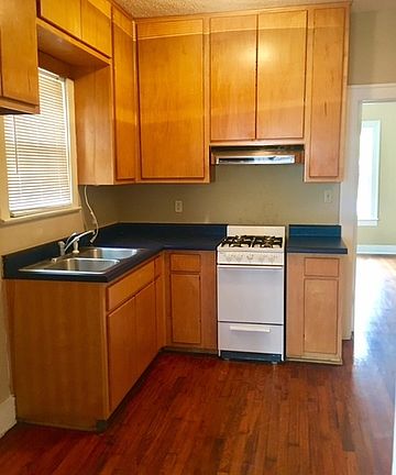 3rd image of 618 Fulton Ave APT 2