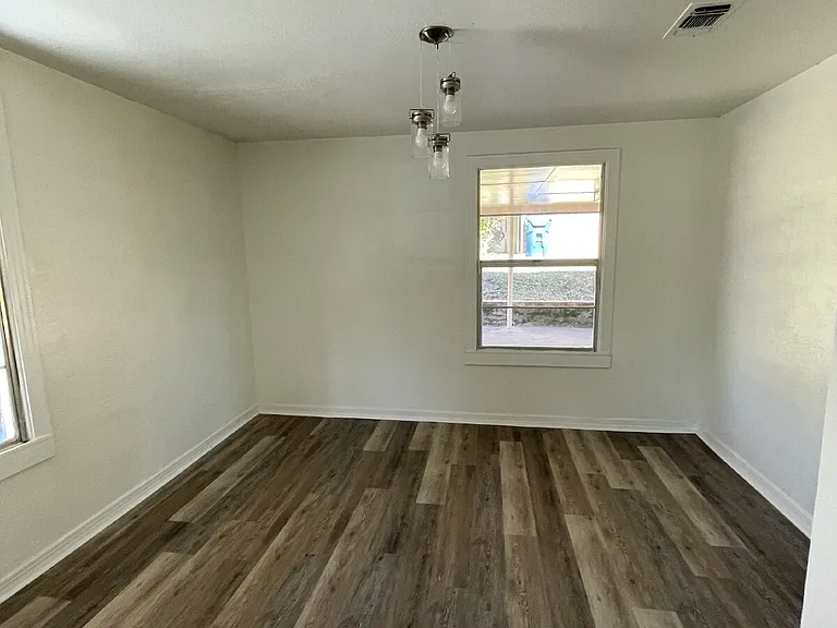 807 Kings Rd — Photo 8
