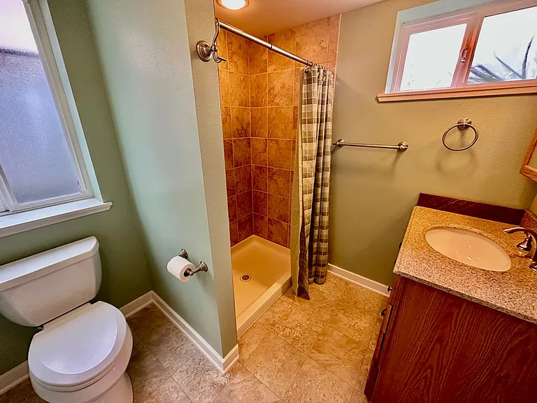 3419 N Park Blvd — Photo 16