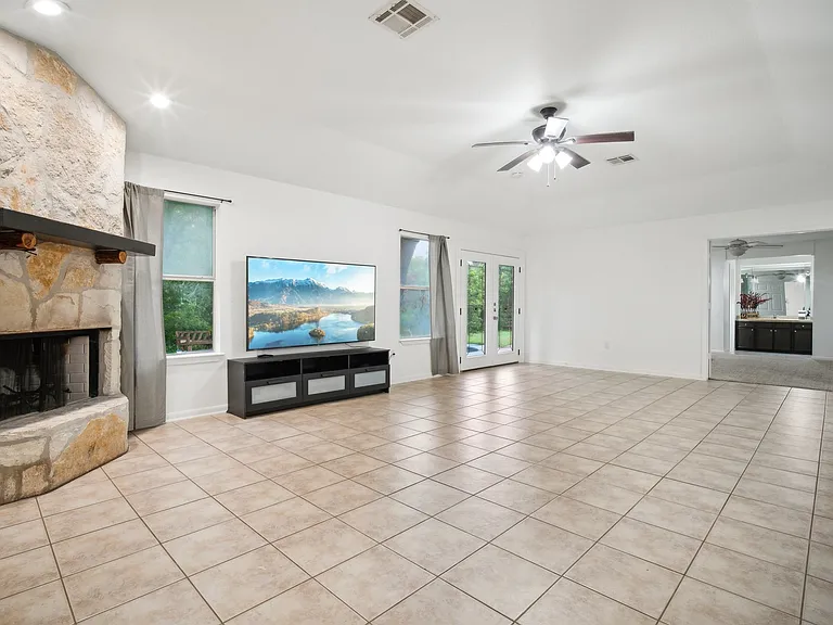 3106 E Palm Valley Blvd — Photo 14