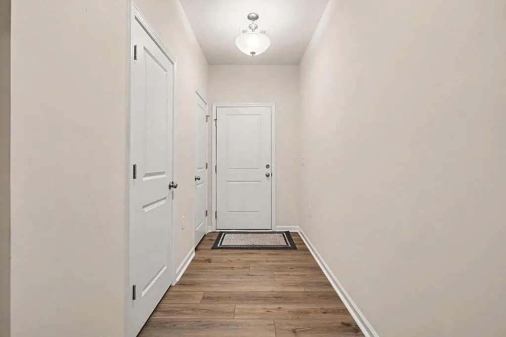 909 Falls Grove Trl — Photo 4