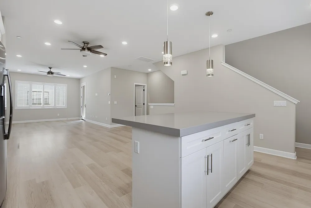 3 bed, 3.5 bath, 1743 sqft, $3,995 — Photo 4