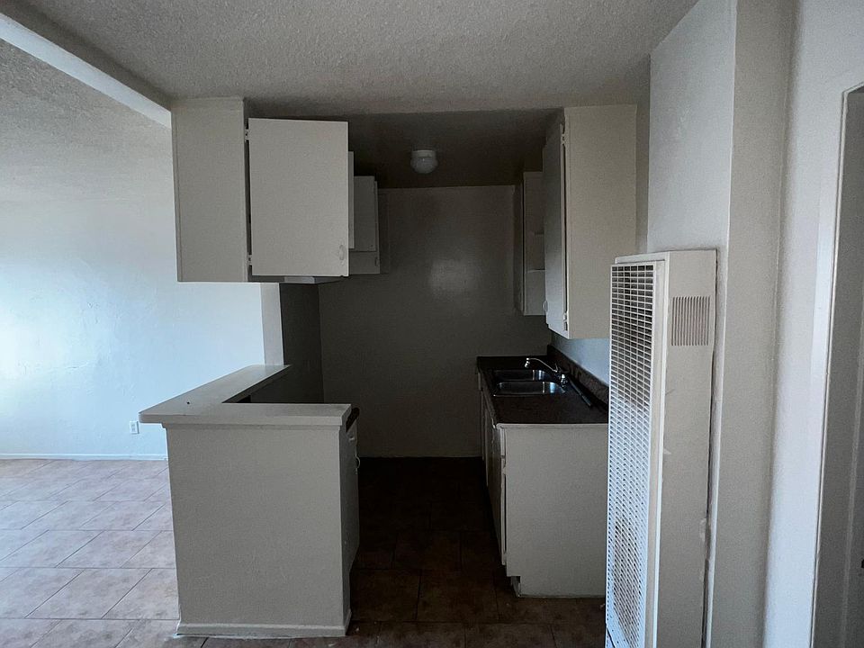 1st image of 3025 N Golden Ave #211