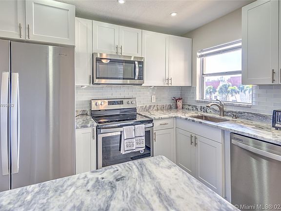 2nd image of 2871 Sunrise Lakes Dr Unit 301