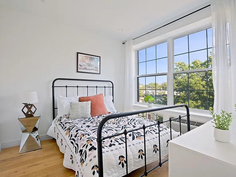 1229 Putnam Ave #4A — Photo 5