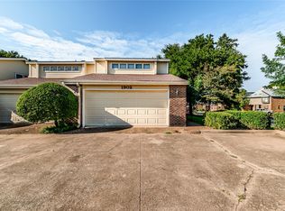 1902 Shorewood Dr, Grapevine, TX 76051