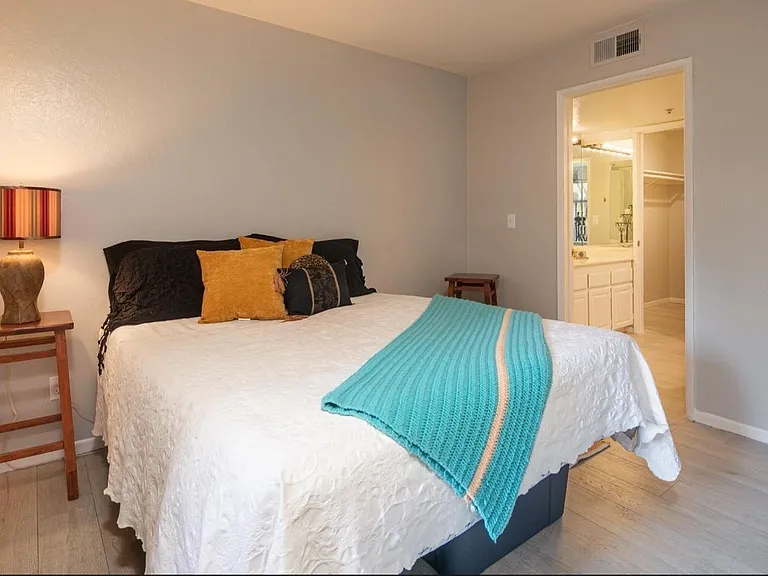 3095 Lakeside Dr #107 — Photo 17