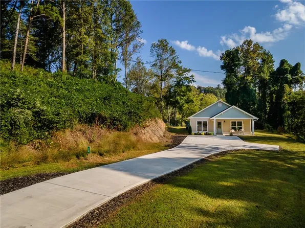 135 Hill St, Ellijay, GA 30540