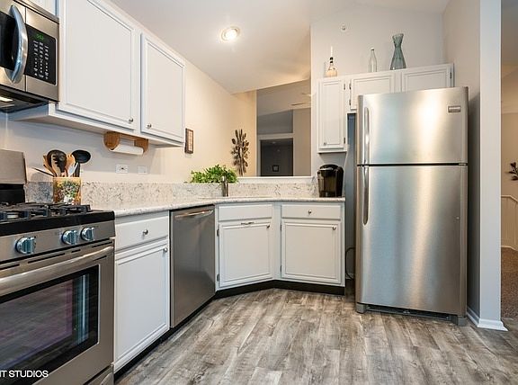 4th image of 1680 Columbia Cir Unit 2