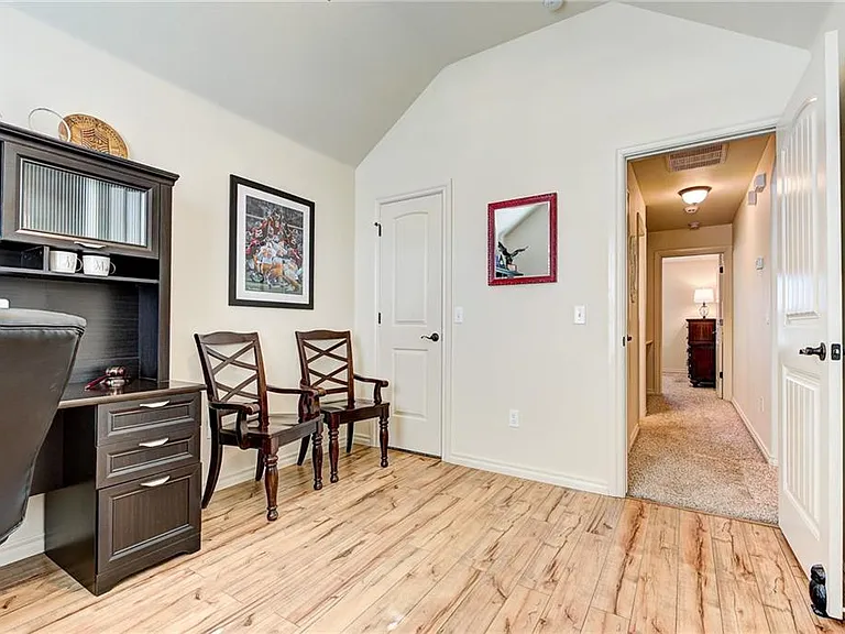 3009 Elmo Way — Photo 22