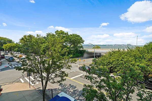 Sold by Daniel Gale Sotheby's International Realty | media 47