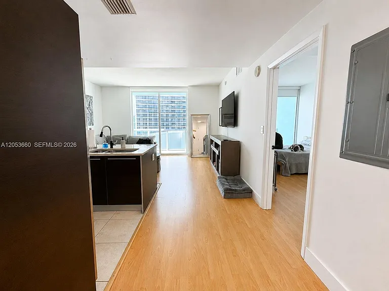 1900 N Bayshore Dr #3807 — Photo 3