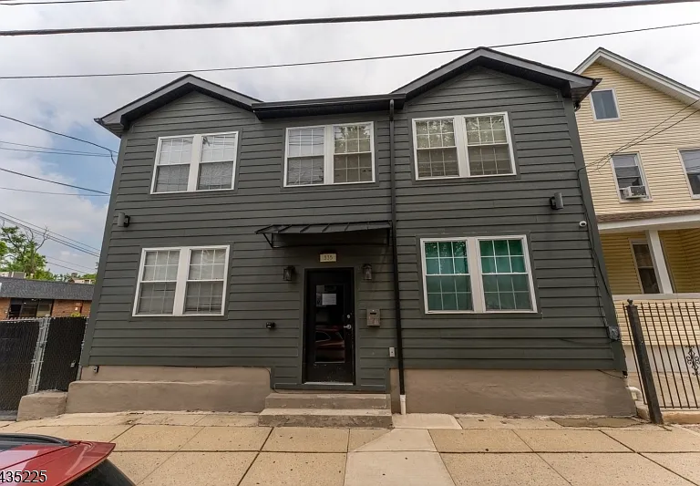 335 Henry St #3 — Photo 1