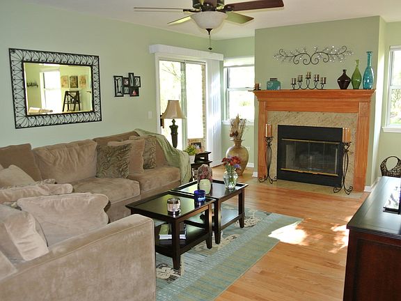2nd image of 2882 Meadow Ln Unit Z1