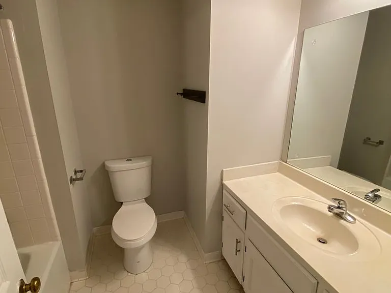 250 Cleveland Rd #211 — Photo 15