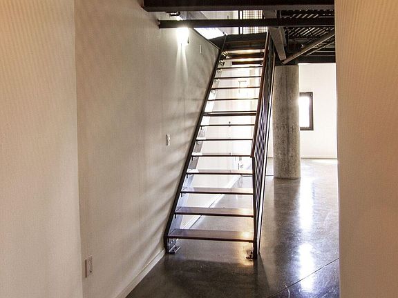 4th image of 3110 Thomas Ave #532