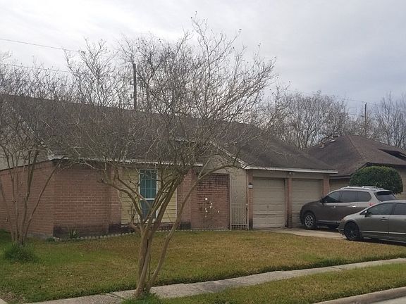 3rd image of 2747 N Camden Pkwy