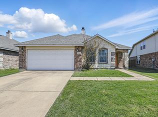 704 Grant St, Burleson, TX 76028