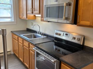 25 Lafayette Pl #D, Burlington, VT 05401