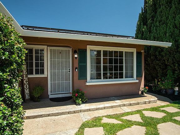 4th image of 3182 Garden Ave