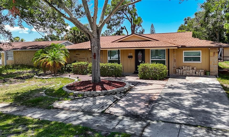 1st image of 7916 Woodgrove Cir