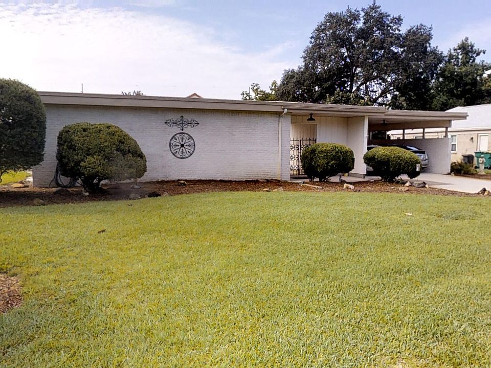 1st image of 115 Woodbine Cir