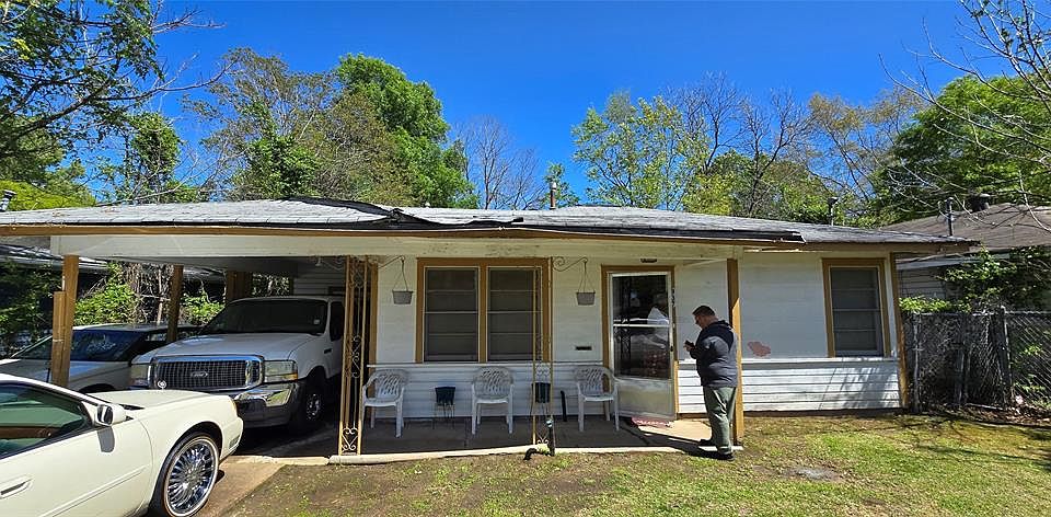 1st image of 937 Lewis Pl
