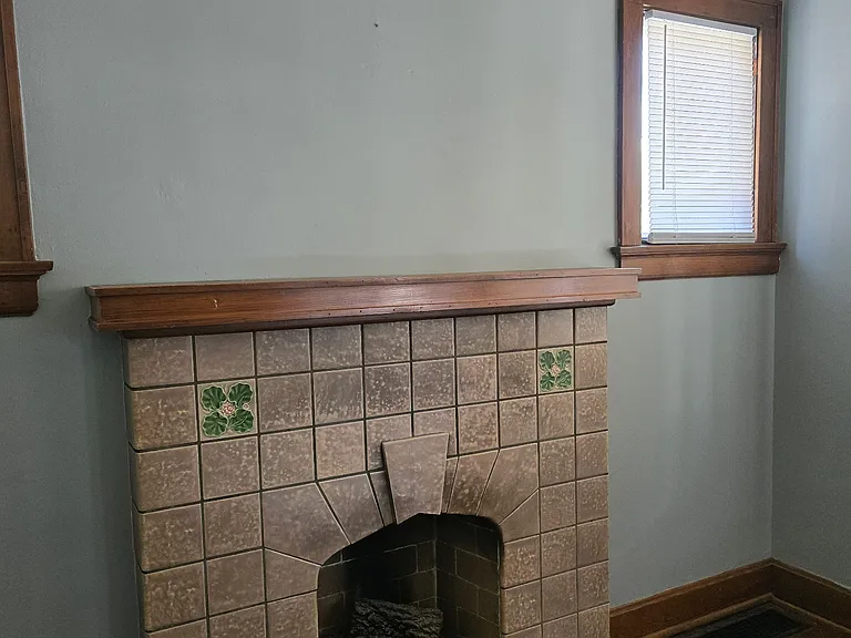 4370 Saint Lawrence Ave — Photo 5