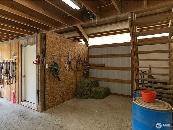 4th image of 305 Tahuyeh Drive NW