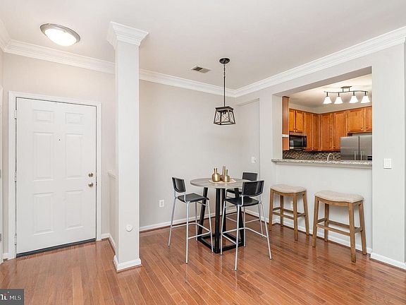 4th image of 4850 Eisenhower Ave Unit 203
