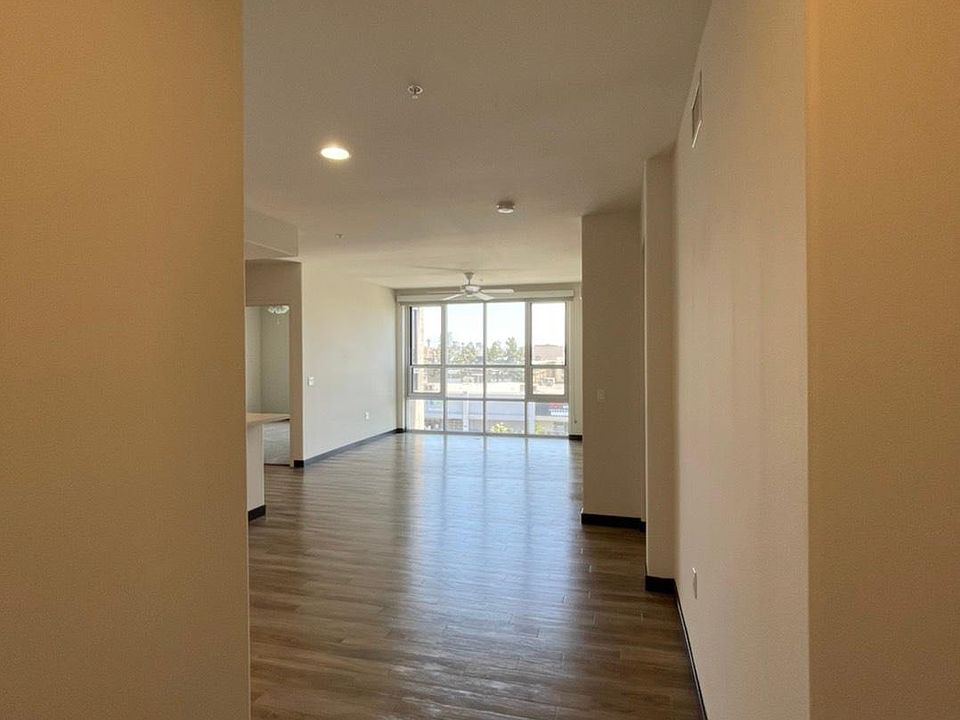 1st image of 7117 Santa Monica Blvd #514