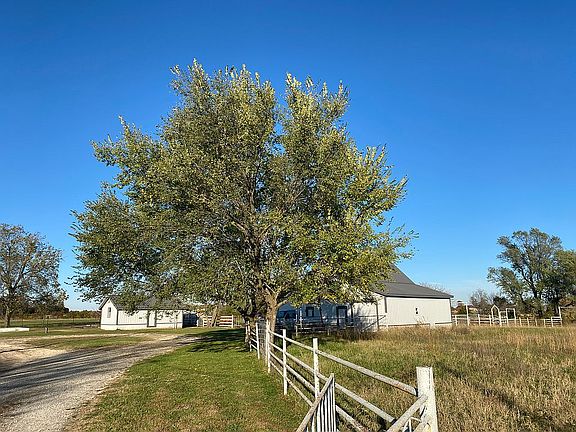 Circle driveway