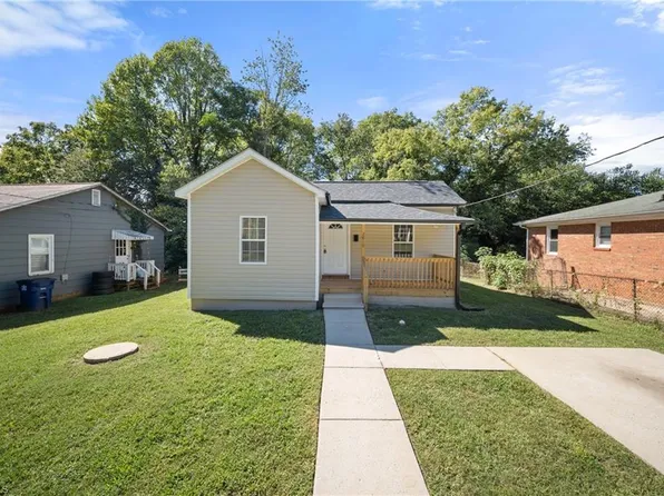 2810 Ansonia St, Winston Salem, NC 27105