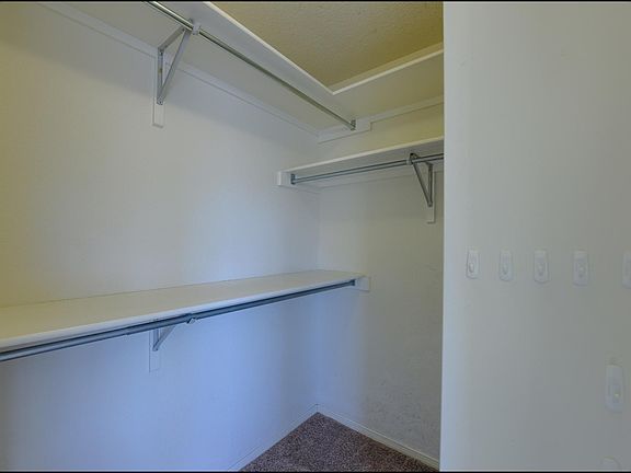4th image of 905 Las Aves Pl