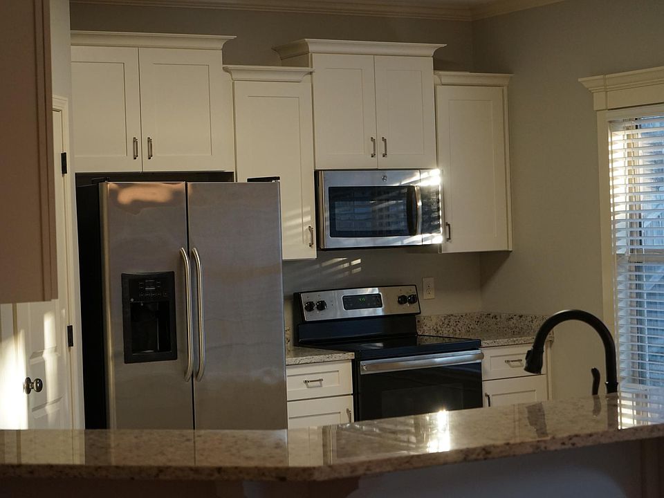 2nd image of 3623 Northridge Cir