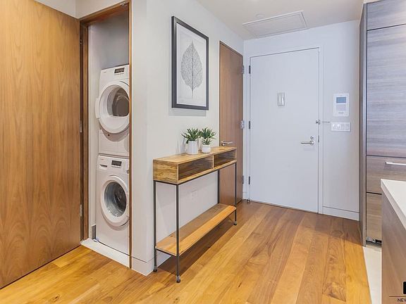 4th image of 151 W 21st St APT 3C