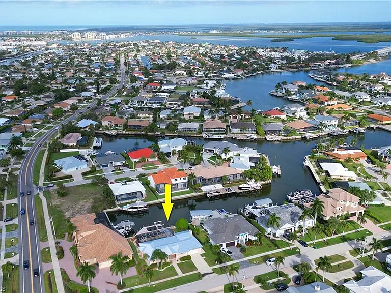562 Goldcoast Ct — Photo 25