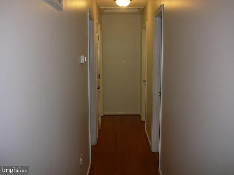 231 Vine Pl — Photo 17