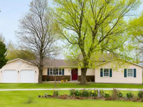 23397 N Taylor Rd, Canton, IL 61520