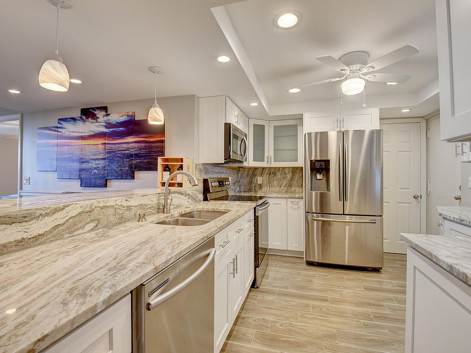 Home For Sale In Boca Teeca